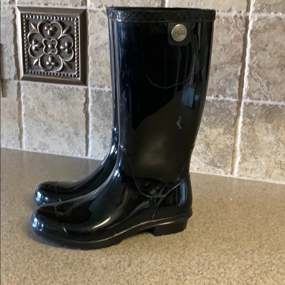 Ugg Shaye Rain Boots